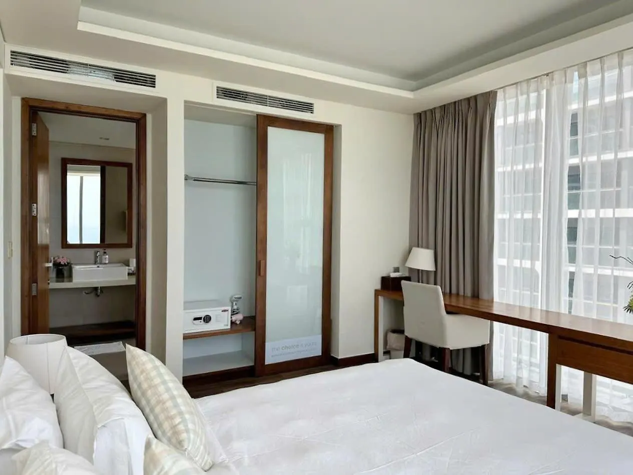 Coastal Chic 2Br 120M2 Wt Sea View My Khe Beach Da Nang Apartment
